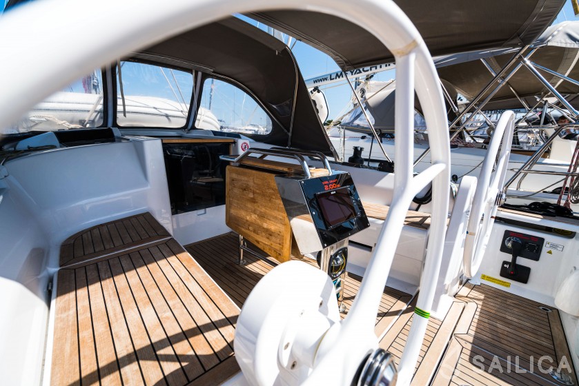 Hanse 345 - Yacht Charter Sailica
