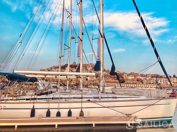 Bavaria 44 - Yacht Charter Sailica