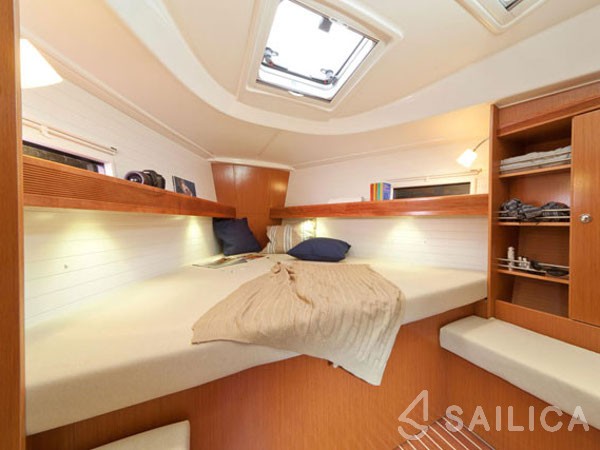 Bavaria Cruiser 36 - Yacht Charter Sailica