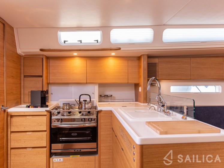 X4-6 - Yacht Charter Sailica