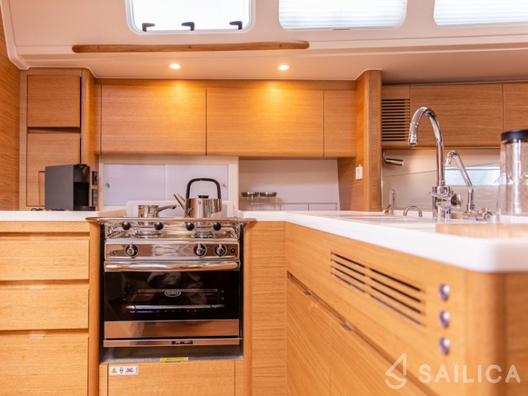 X4-6 - Yacht Charter Sailica