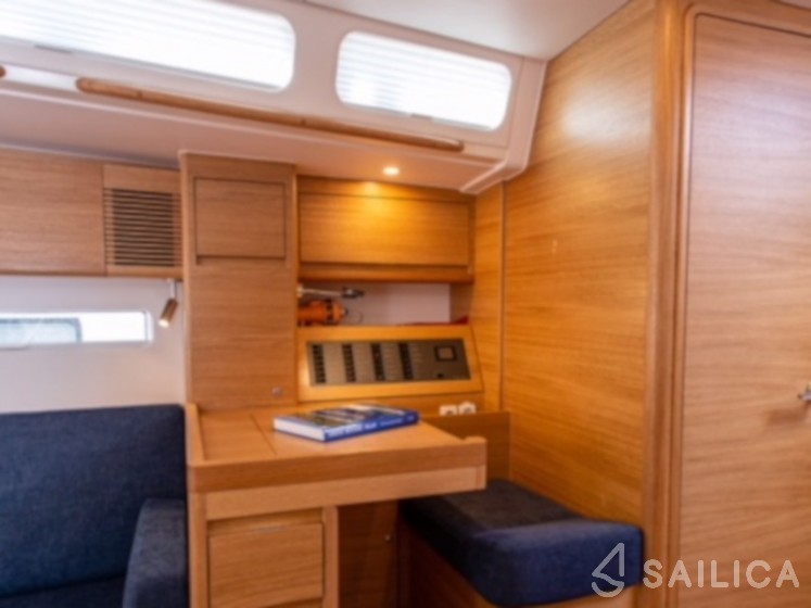X4-6 - Yacht Charter Sailica