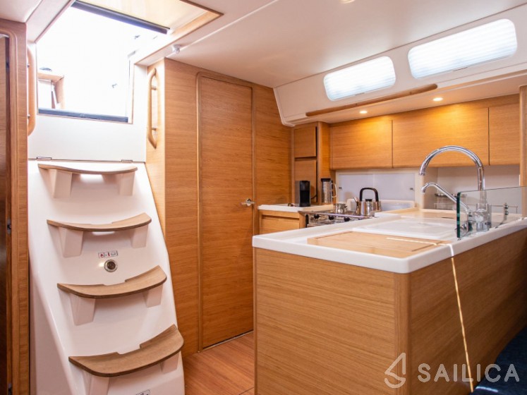 X4-6 - Yacht Charter Sailica