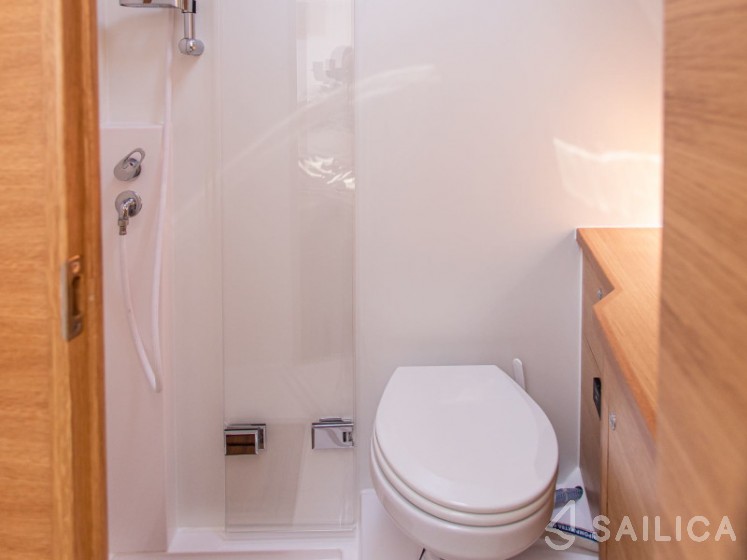 X4-6 - Yacht Charter Sailica