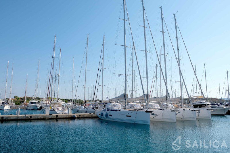 X4-6 - Yacht Charter Sailica
