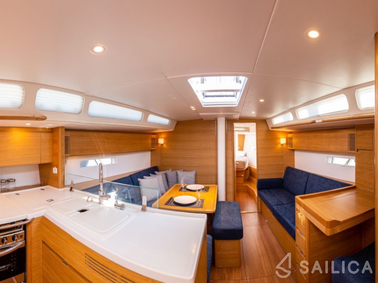 X4-6 - Yacht Charter Sailica