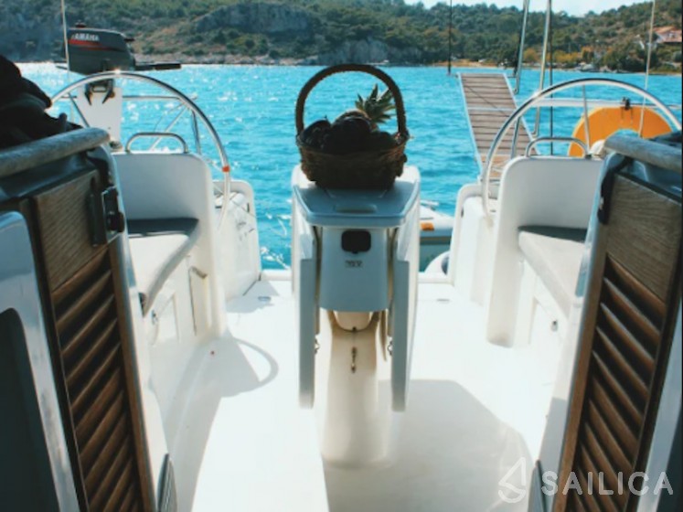 Cyclades 43.4 - Yacht Charter Sailica