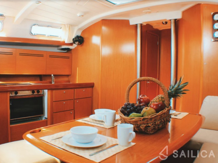 Cyclades 43.4 - Yacht Charter Sailica
