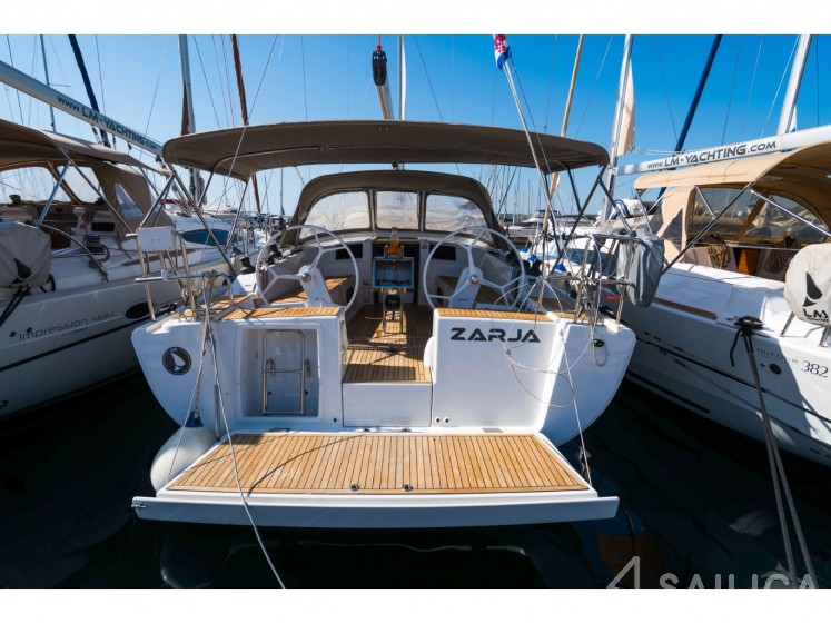 Hanse 385 - Yacht Charter Sailica