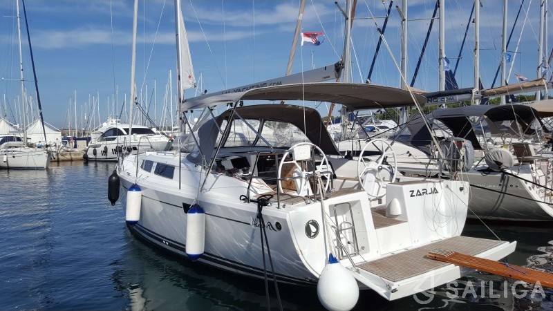 Hanse 385 - Yacht Charter Sailica