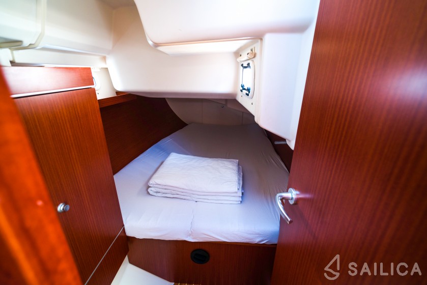 Hanse 385 - Yacht Charter Sailica