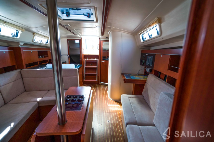 Hanse 385 - Yacht Charter Sailica