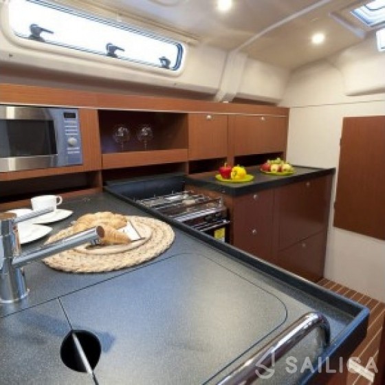 Hanse 385 - Yacht Charter Sailica