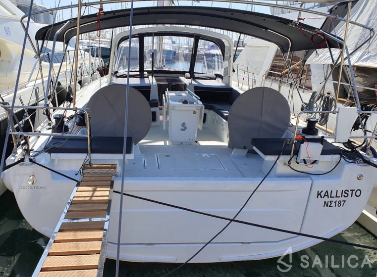 Oceanis 51.1 - Yacht Charter Sailica