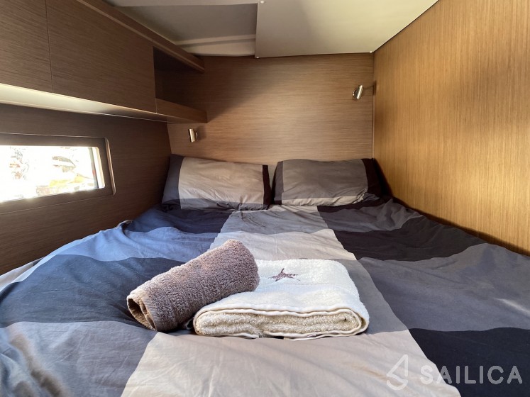 Oceanis 51.1 - Yacht Charter Sailica