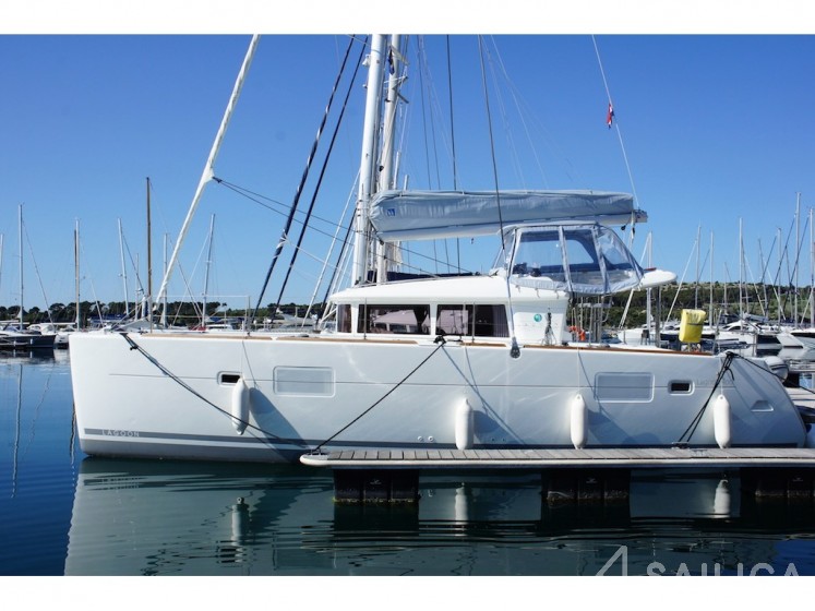 Lagoon 400 - Yacht Charter Sailica
