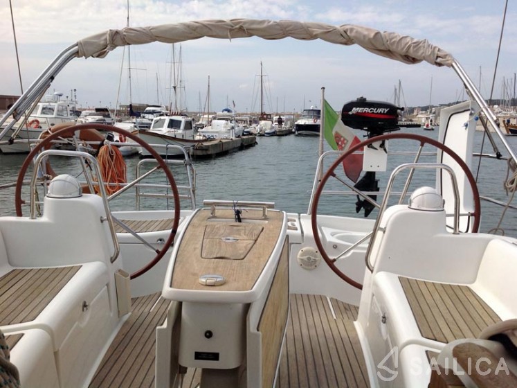 Oceanis 40 - Yacht Charter Sailica