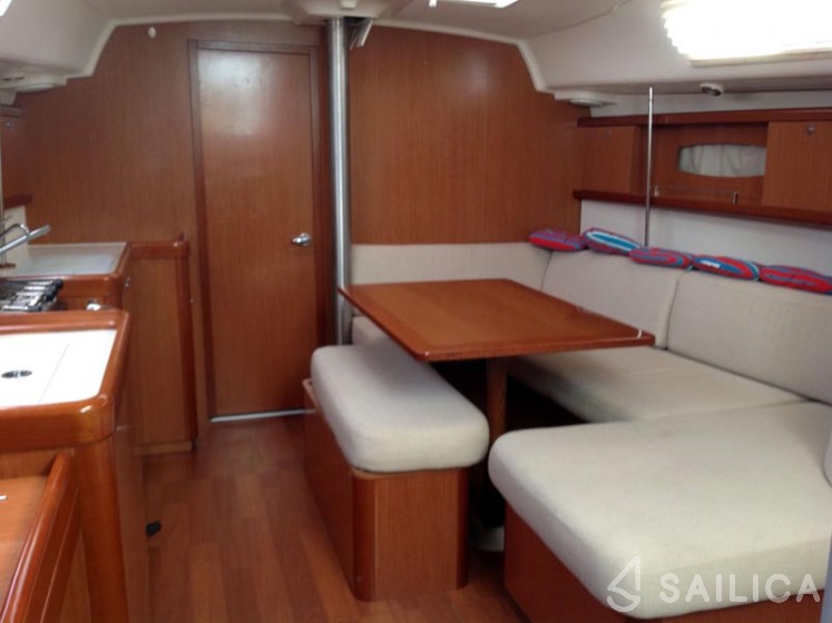 Oceanis 40 - Yacht Charter Sailica