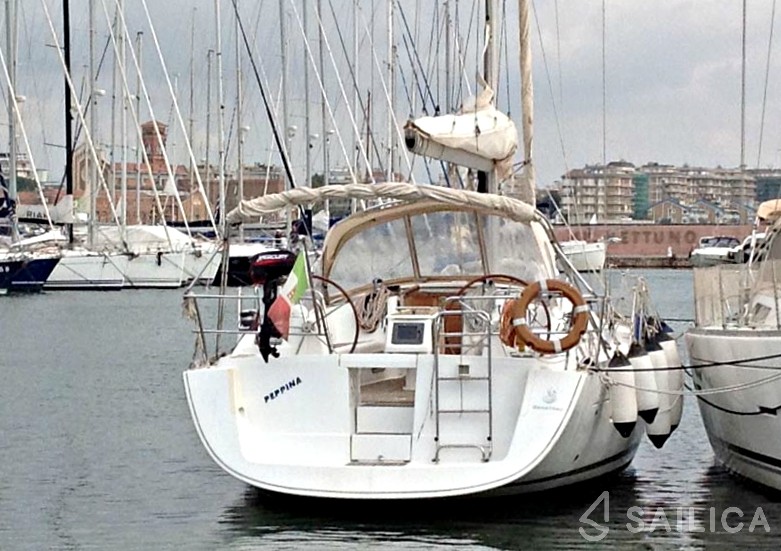 Oceanis 40 - Yacht Charter Sailica
