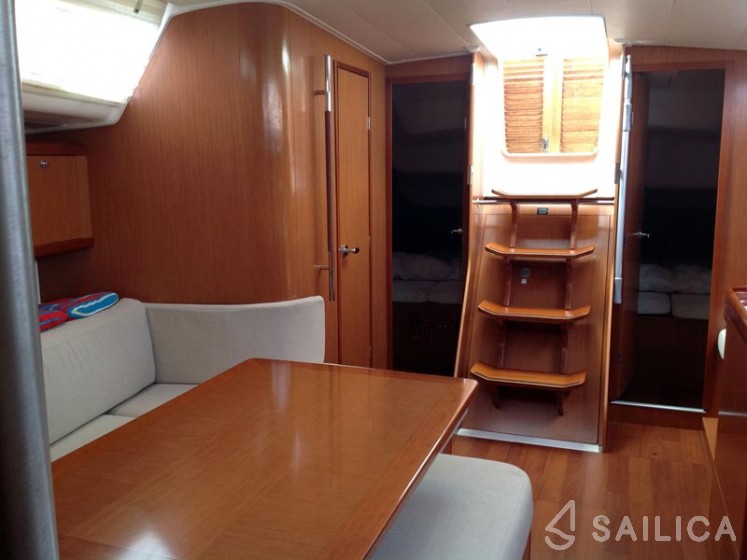 Oceanis 40 - Yacht Charter Sailica