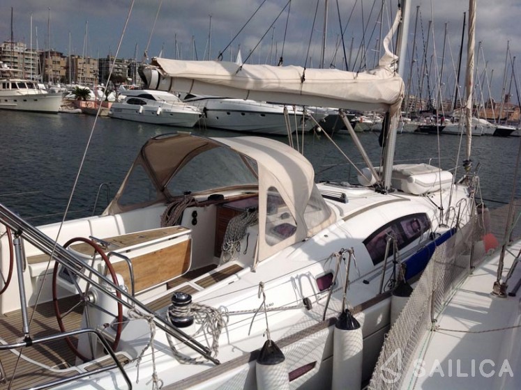 Oceanis 40 - Yacht Charter Sailica