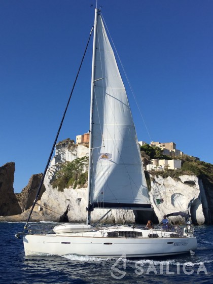 Oceanis 40 - Yacht Charter Sailica