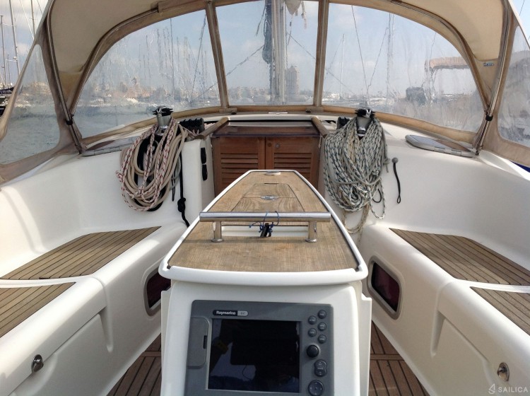 Oceanis 40 - Yacht Charter Sailica