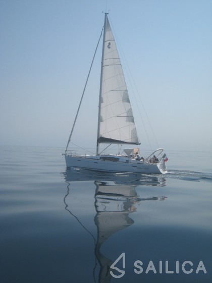 Oceanis 40 - Yacht Charter Sailica