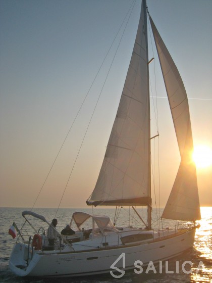 Oceanis 40 - Yacht Charter Sailica