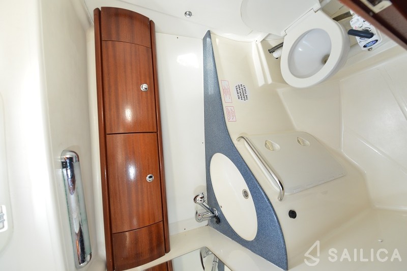 Bavaria 44 - Yacht Charter Sailica