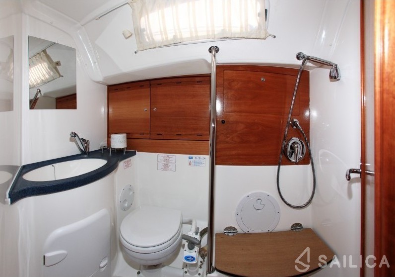 Bavaria 40 Cruiser - Yacht Charter Sailica