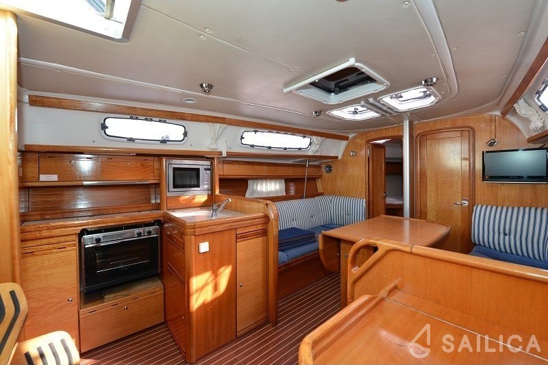 Bavaria 38 Cruiser - Yacht Charter Sailica