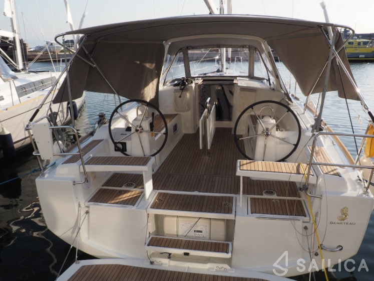Oceanis 38.1 - Yacht Charter Sailica
