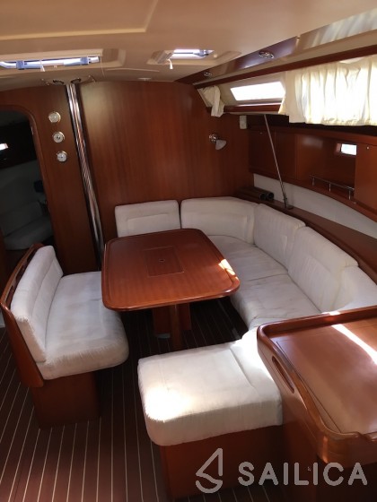 Dufour 425 - Yacht Charter Sailica