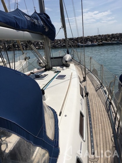 Dufour 425 - Yacht Charter Sailica