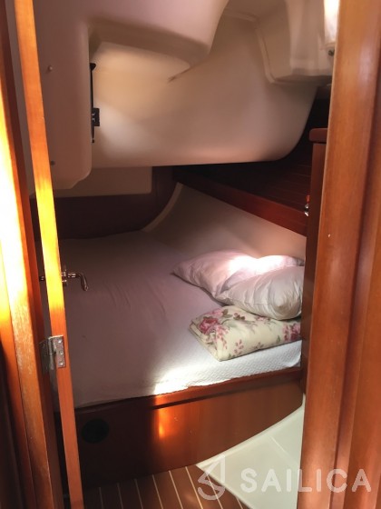 Dufour 425 - Yacht Charter Sailica