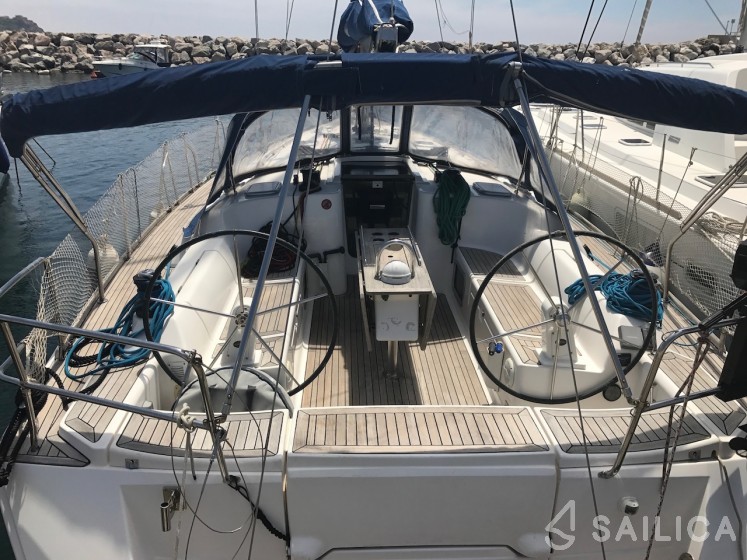Dufour 425 - Yacht Charter Sailica
