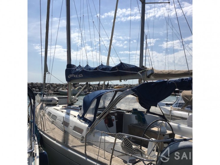 Dufour 425 - Yacht Charter Sailica