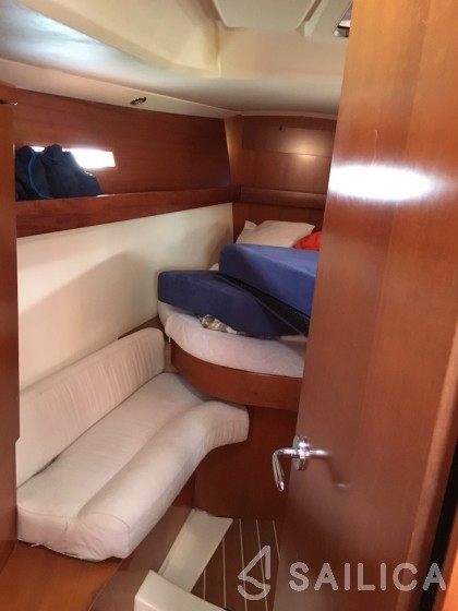 Dufour 425 - Yacht Charter Sailica
