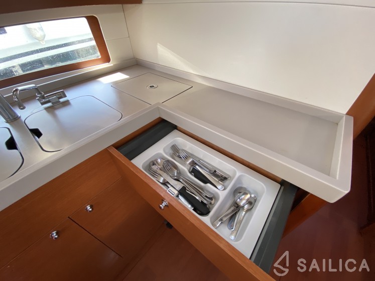 Oceanis 46.1 - Yacht Charter Sailica