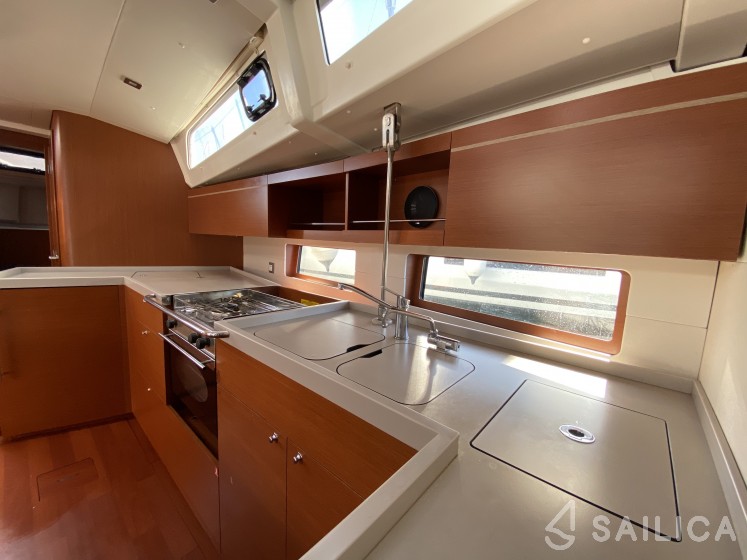 Oceanis 46.1 - Yacht Charter Sailica