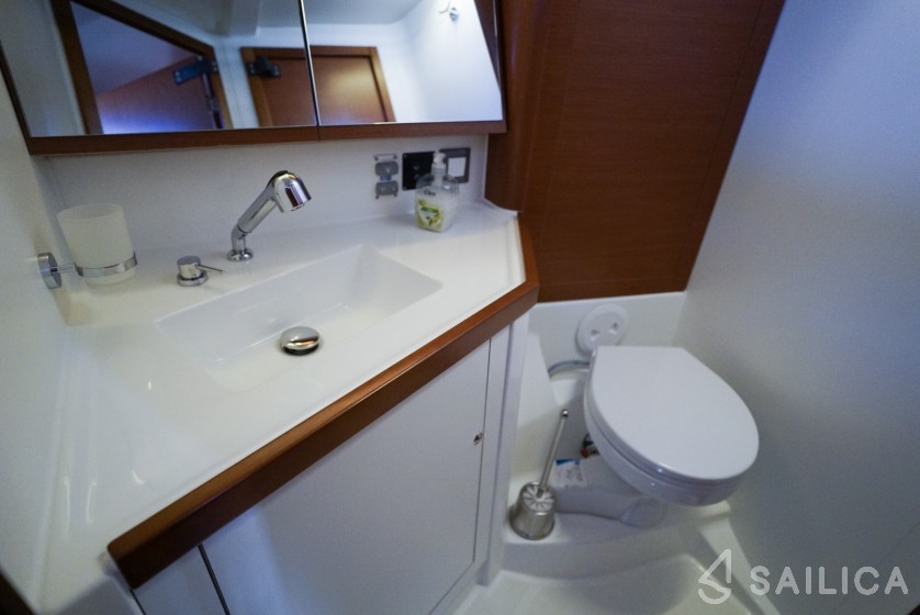 Oceanis 46.1 - Yacht Charter Sailica