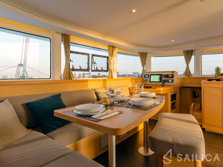 Lagoon 42 - Yacht Charter Sailica