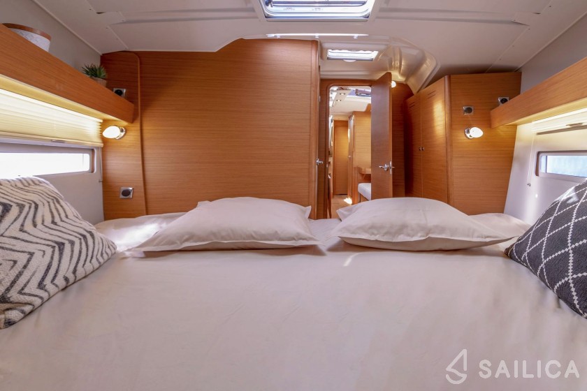 Dufour 390 Grand Large - Yacht Charter Sailica