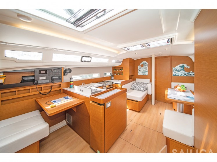 Sun Odyssey 410 - Yacht Charter Sailica