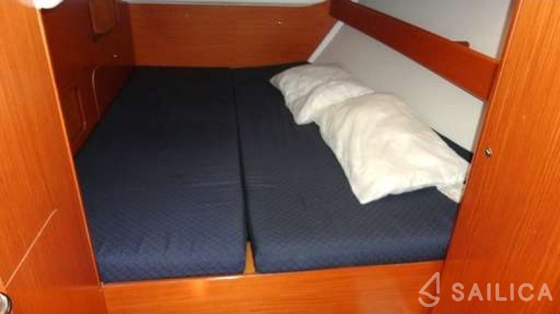 Oceanis 473 - Yacht Charter Sailica