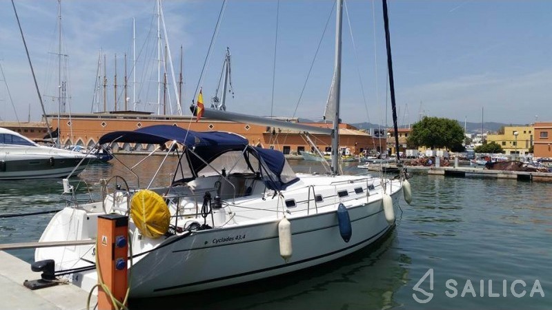 Oceanis 473 - Yacht Charter Sailica