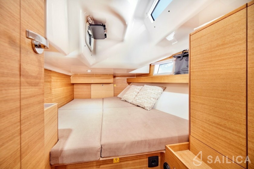 Elan Impression 40.1 - Yacht Charter Sailica