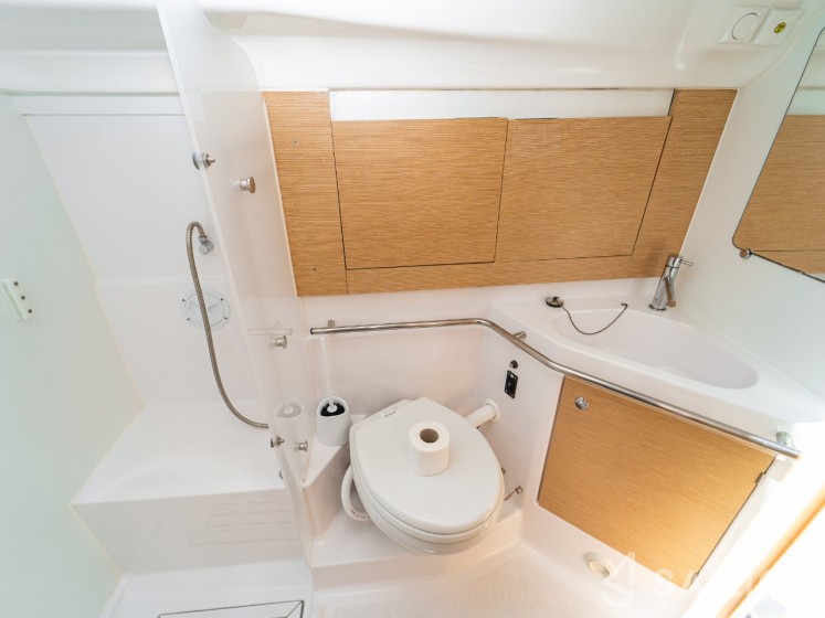 Elan 45 Impression - Yacht Charter Sailica