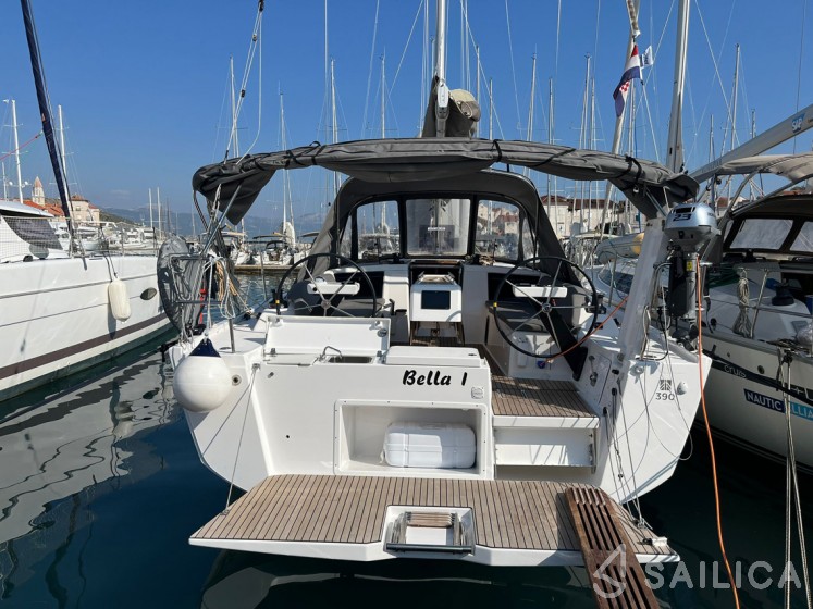 Dufour 390 - Yacht Charter Sailica
